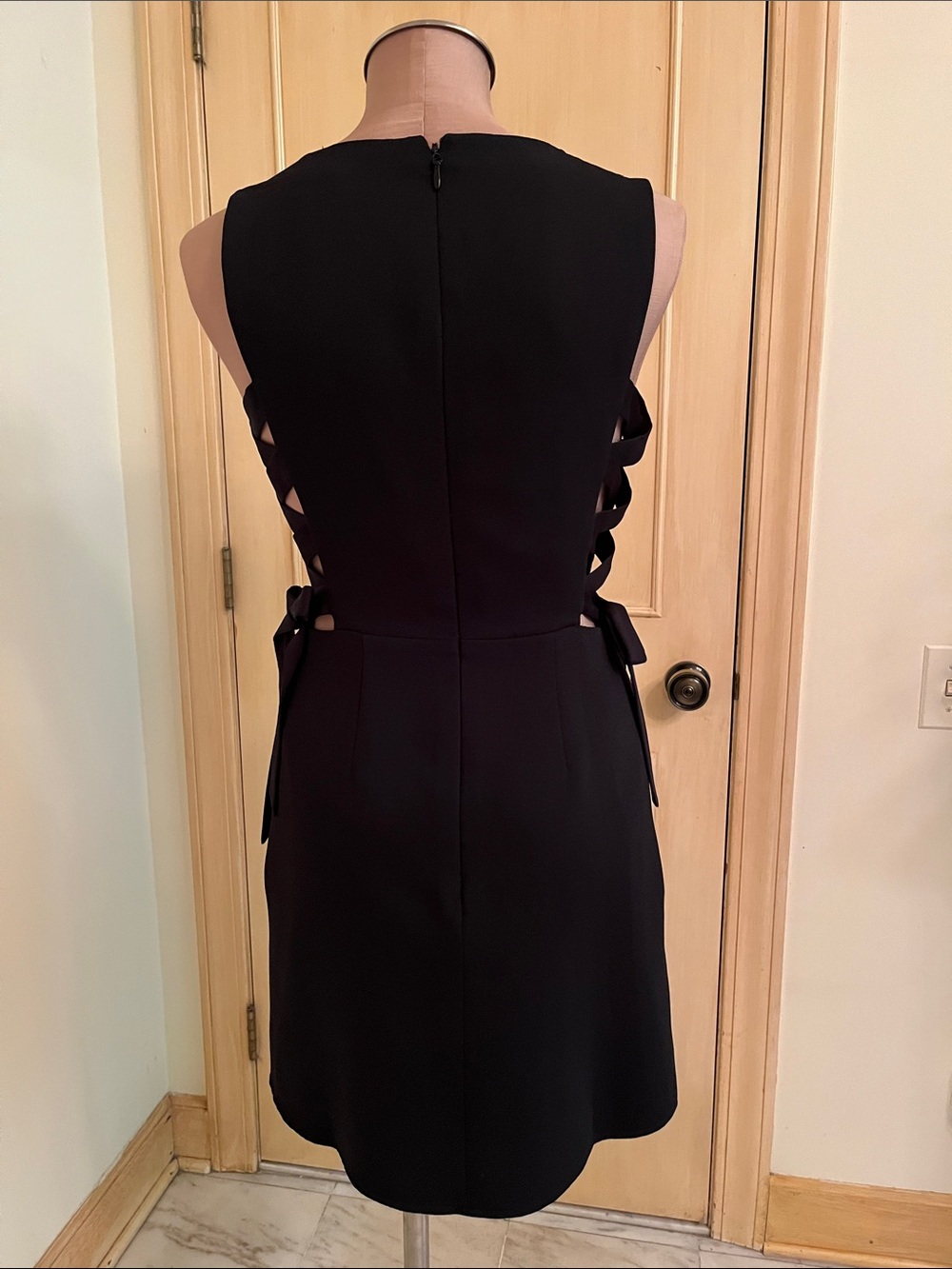 BCBGMAXAZRIA "Kalie" Party Event Lace Up Open Side Black Deep V-Neck Mini LBD 4 - Picture 6 of 16